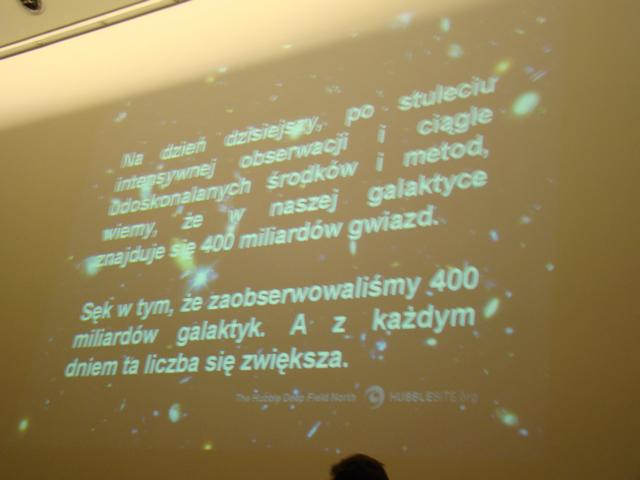 Fragment prezentacji przygotowanej przez studenta fizyki Mikołaja Karawackiego